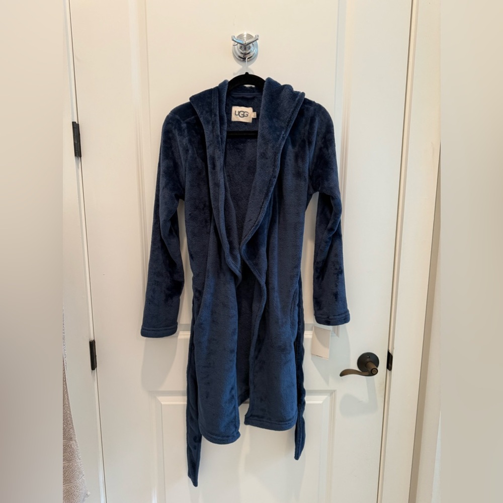 UGG faux shearling blue robe with hood size small never worn/new with tags